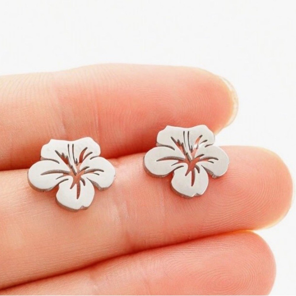 Elegant Silver Puerto Rican “ Amapola” Flower Stud Earrings
